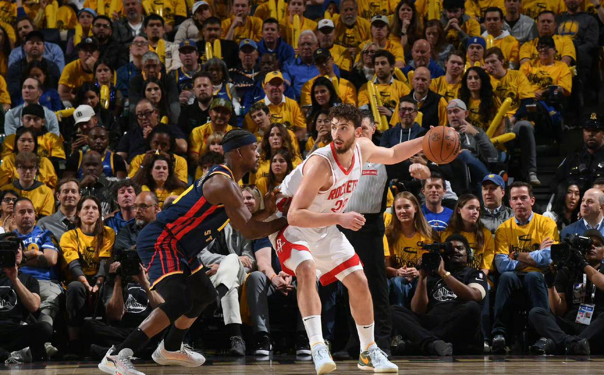 九游游戏平台-出色防守引发热议！，巴特勒在日本队比赛中领先优势明显比赛高潮迭起的简单介绍