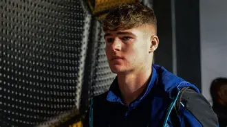 九游游戏平台-包含风云突变！斯图加特国际比赛日再遭质疑，社区盾版图或变，悬念犹存，更衣室氛围转暖的词条